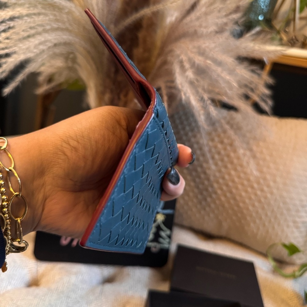 ♥️SOLD on IG♥️ Bottega Veneta Bicolour Cardholder/wallet*PRICE is FIRM* - Picture 12 of 17